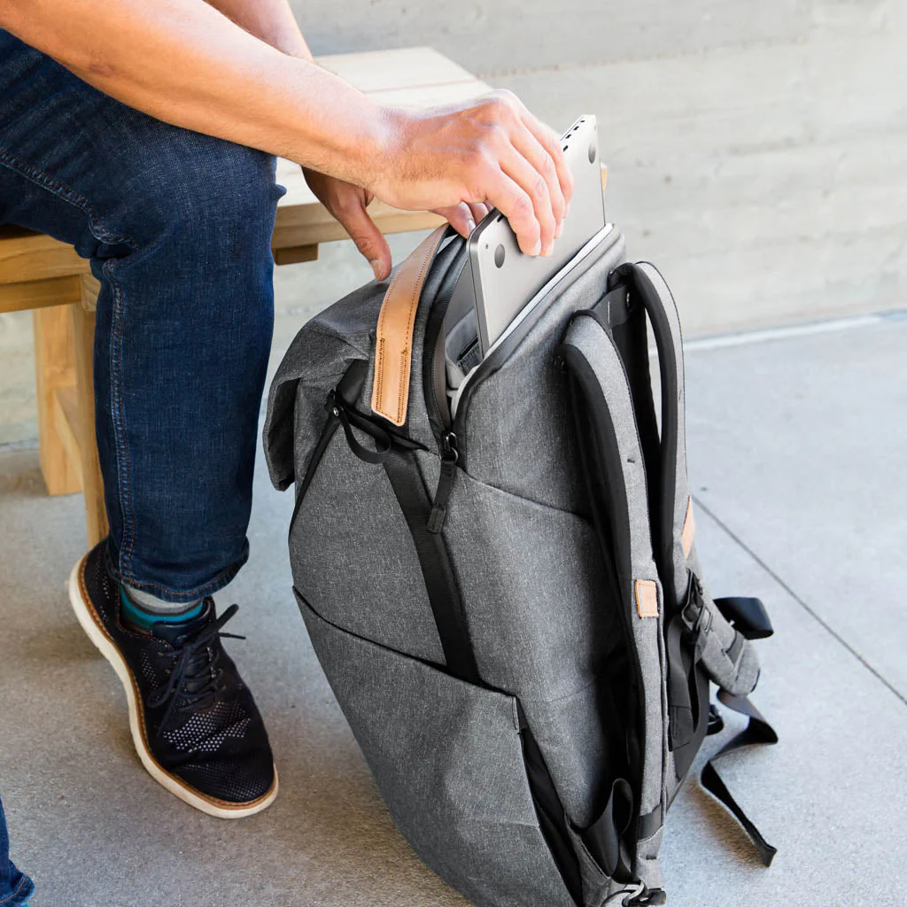 Everyday Backpack | 30L | Charcoal - Image 7